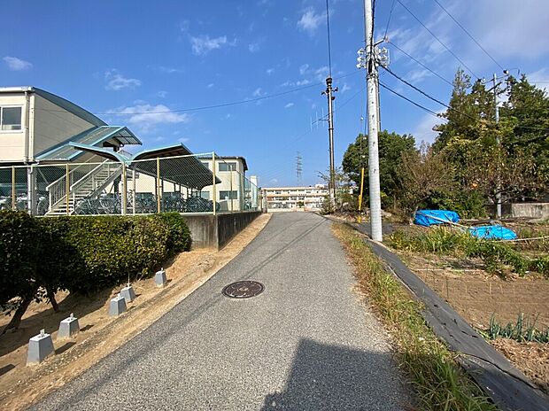 豊田市立高橋中学校(約2,000m)