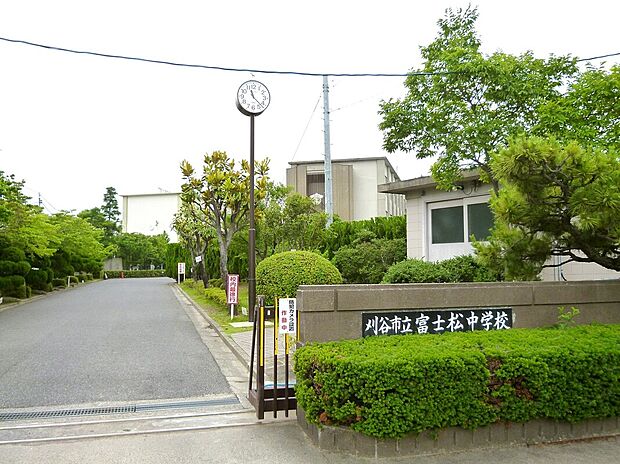 刈谷市立富士松中学校（約4,200m）