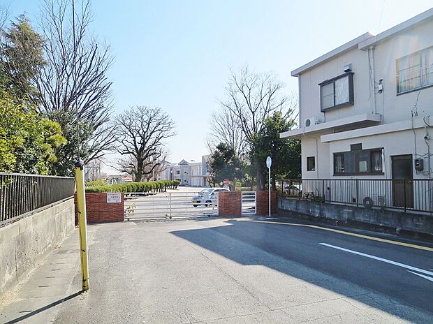 碧南市立 新川小学校(約1,800m)