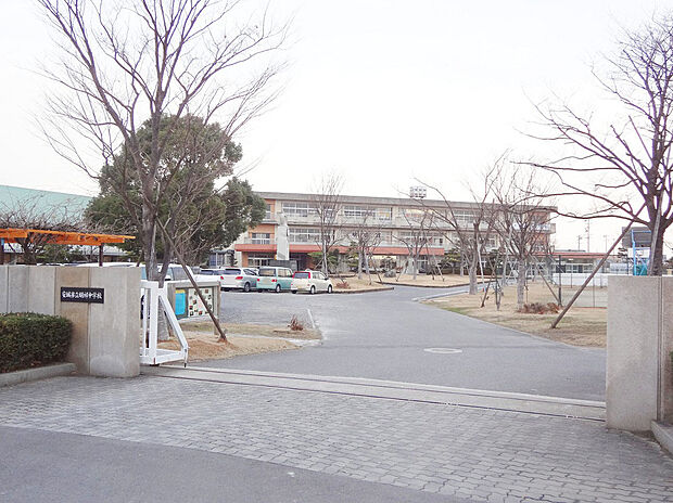 安城市立明祥中学校(約438m)