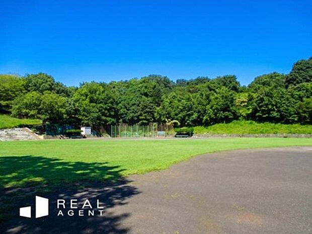 鴨志田公園(約987m)