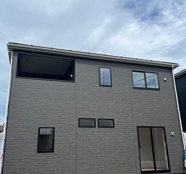 スッキリとして飽きのこない外観です