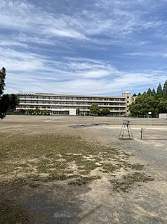 豊岡中学校 約1541ｍ(徒歩20分)