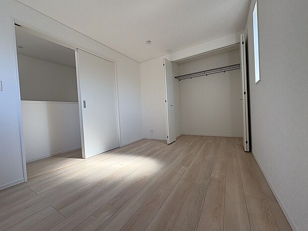 【各居室の収納もバッチリ】各居室には収納がついているので、スッキリお使いいただけます。