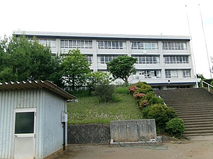 日高市立高根中学校 約950ｍ(徒歩約12分)