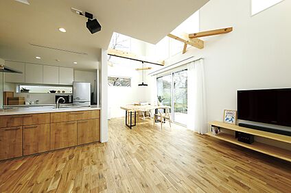 開放感あふれる吹き抜け天井