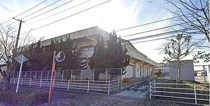 田川市立伊田小学校 1263m