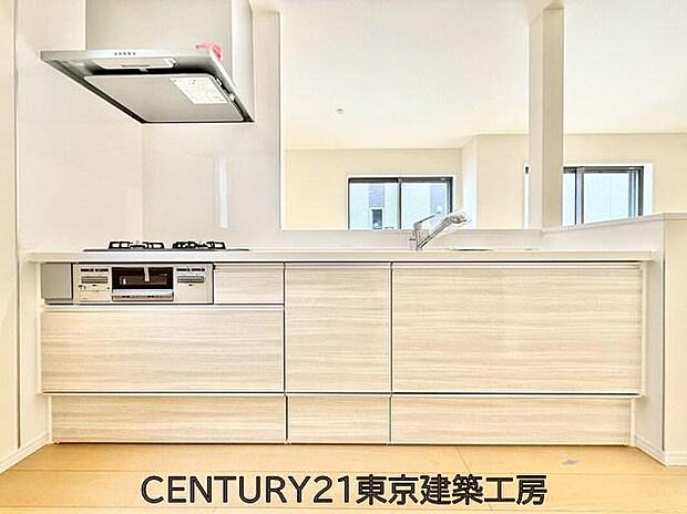 ◇対面式を採用したキッチンですので、リビングで寛ぐご家族をいつも感じられます。会話を楽しみながら家事ができます。