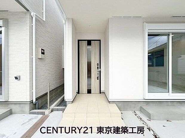 住まいの顔とも言われているのが玄関です。清潔感のある玄関は、それだけで住まい全体の印象を大幅にアップさせてくれます。気持ちよく利用することができるでしょう。

