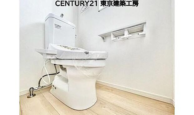 【トイレ】【同仕様】
◇汚れやすいトイレだからこそ、清潔感のあるホワイトで統一しています。より綺麗な状態をキープしたいと思えるでしょう♪