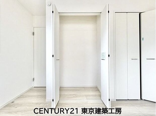 【収納】全居室に便利な収納スペースがあり、お部屋がスッキリ片付きます♪お部屋を広々と使いやすいのも嬉しいポイントです。