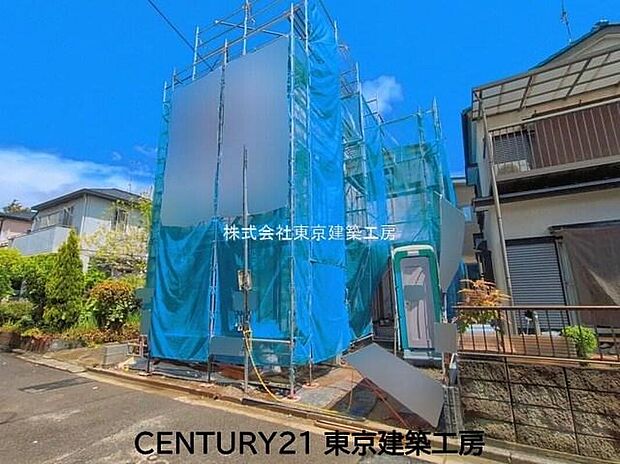 【前面道路含む現地写真】第一種低層住居専用地域のため、静かで落ち着きのある暮らしができます♪