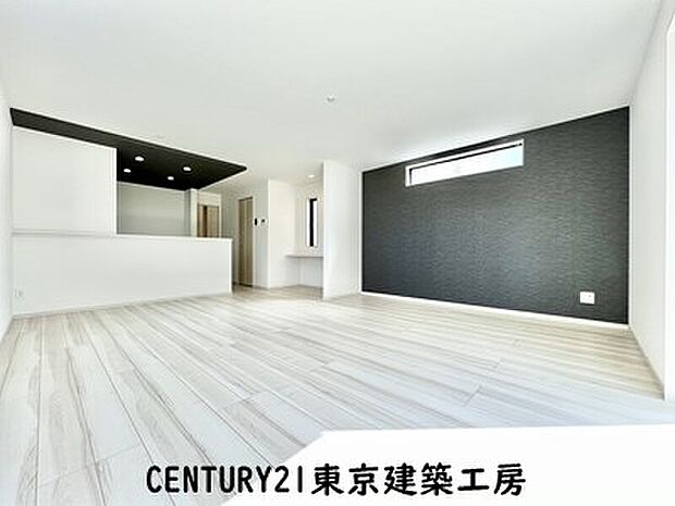 【【同施工会社の施工イメージになります】】【同仕様】
◇広々とした開放感あふれるリビングです。ゆったり寛げる充分な広さがございますので、ご家族でインテリアのレイアウトを考えるのも楽しみになりそうです。
