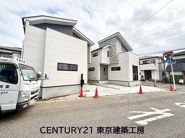 【前面道路含む現地写真】◆周辺環境充実エリア～小学校まで徒歩８分で通学も安心。スーパーまで徒歩５分でお買い物も便利♪