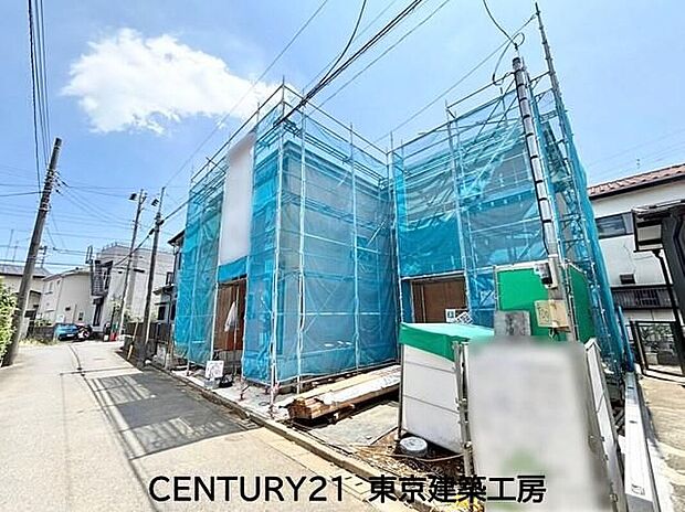 【前面道路含む現地写真】前面道路が広く駐車もラクラク♪小学校まで徒歩3分で毎日の通学も安心です！