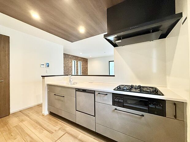 ■家族の絆を深める、温もりのあるキッチン