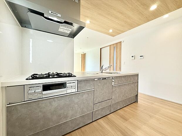 ■シンプルで機能的、毎日使いやすいキッチン