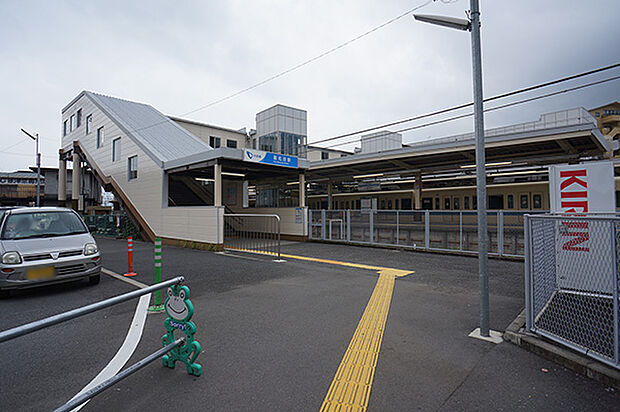 小田急小田原線「新松田」駅（約1,600m）