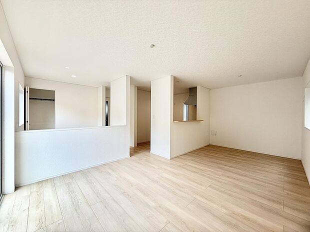 【リビング】■くつろぎと笑顔が集まる、心温まるリビング