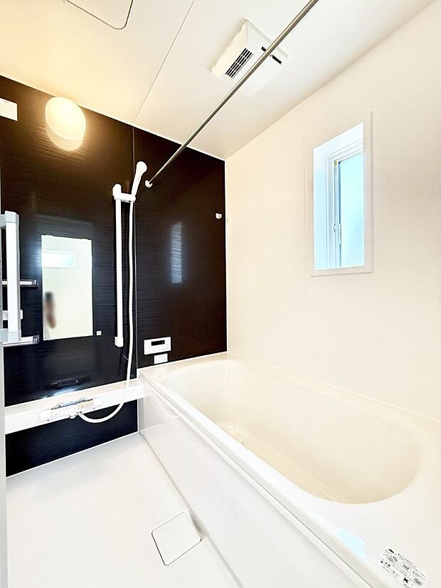 【浴室】■一日の疲れを癒す、心落ち着く空間です