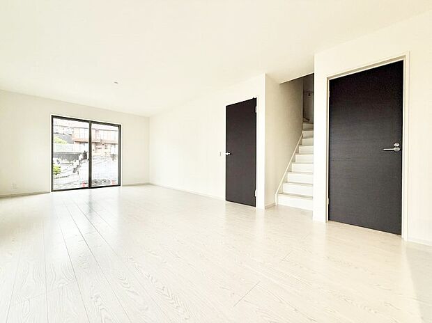 【リビングダイニング】■シンプルだけど贅沢、大切な人と過ごす心がほどける空間