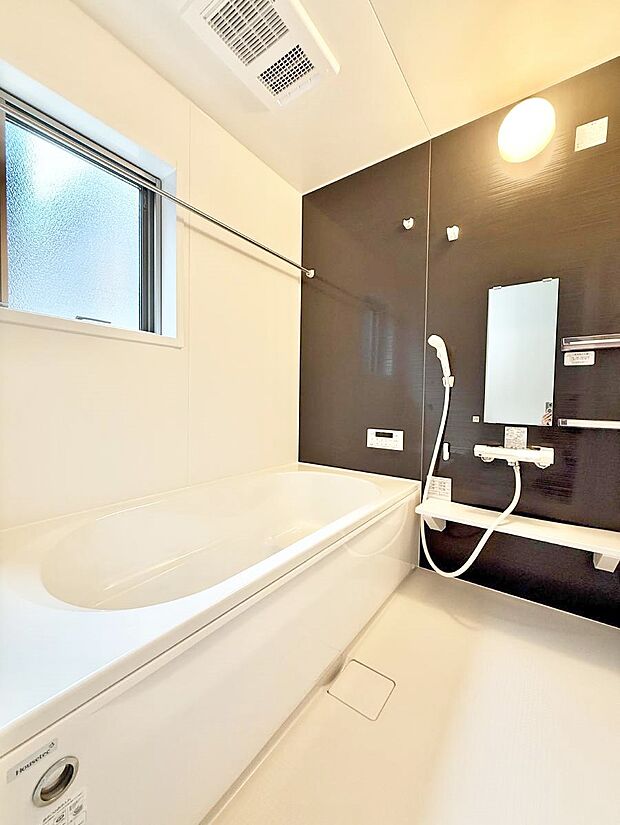 【浴室】■毎日使う場所だからこそ、清潔感溢れる空間