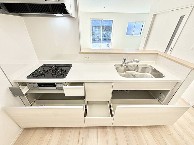 【キッチン】■家族の絆を深める、温もりのあるキッチン