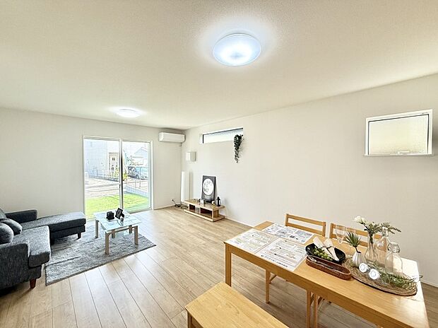 【リビング】■心落ち着く場所、ゆったり過ごせるリビング