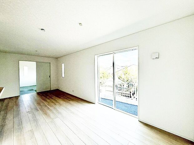 【リビングダイニング】■日常をちょっと特別にする、憩いの空間