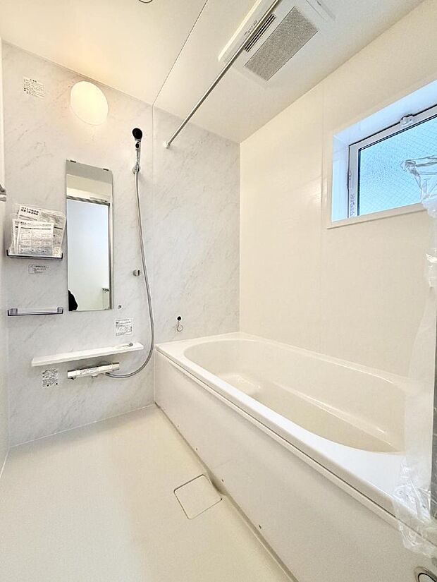 【浴室】■家族みんなが気持ちよく使える設計です