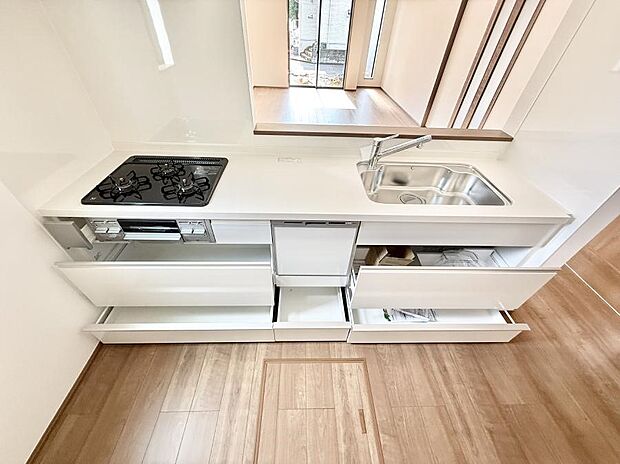 【キッチン】■シンプルで機能的、毎日使いやすいキッチン