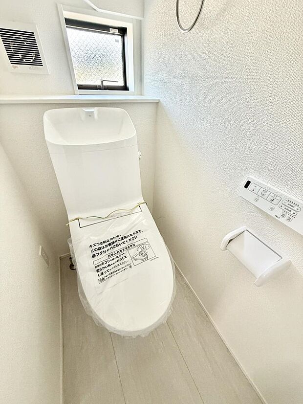 【トイレ】■毎日使う場所だからこそ、清潔感溢れる空間