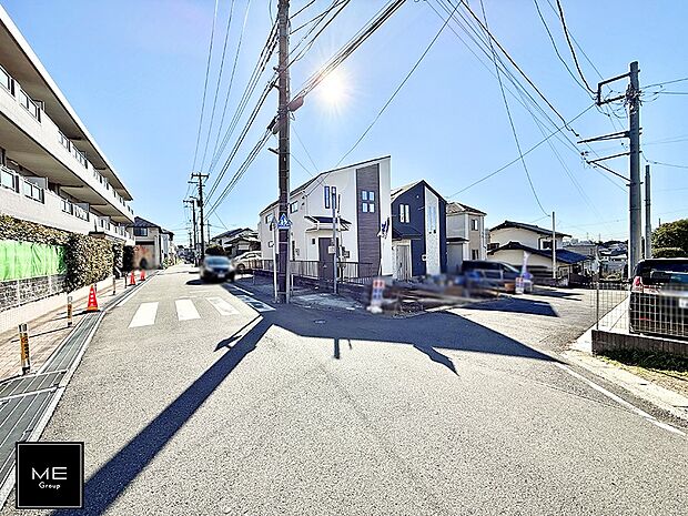 【前面道路含む現地写真】■家族とのお出かけが楽しくなる環境です