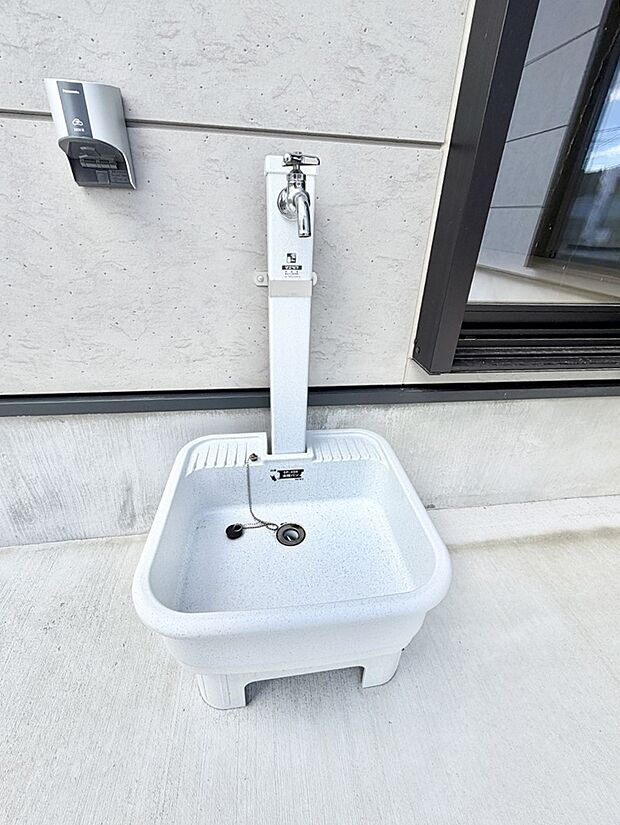 【その他現地】■ガーデニングや洗車などの際に大活躍な屋外立水栓