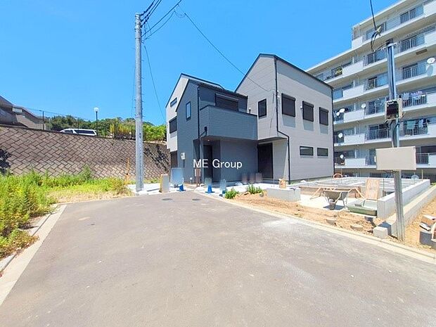 【前面道路含む現地写真】■家族とのお出かけが楽しくなる環境です