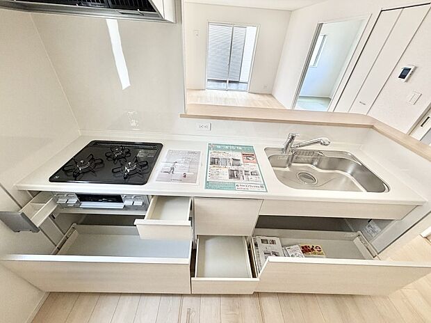 【キッチン】■家族の絆を深める、温もりのあるキッチン