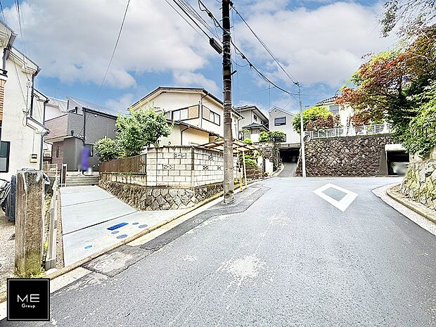 【前面道路含む現地写真】■家族とのお出かけが楽しくなる環境です