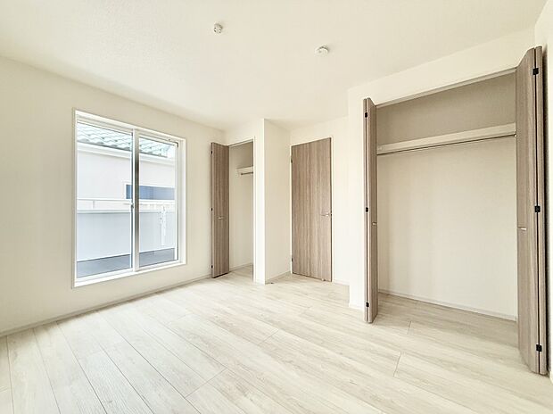 【洋室】■自分だけのスペース どんなお部屋にするかとっても楽しみですね