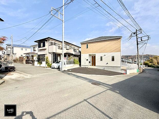 【前面道路含む現地写真】■この道を歩けば、毎日が少し特別になる