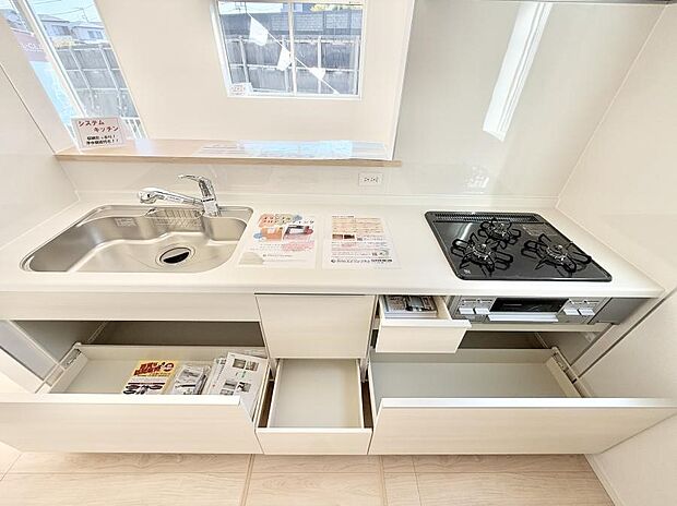 【キッチン】■アイデア広がる、クリエイティブな料理空間