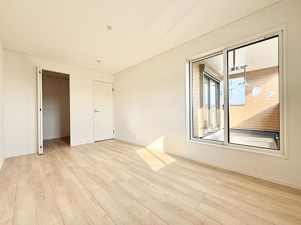 【洋室】■自分だけのスペース どんなお部屋にするかとっても楽しみですね