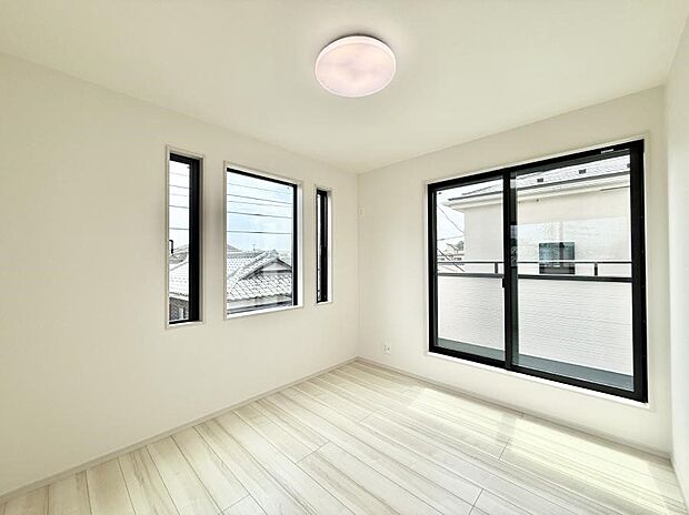 【洋室】■自分だけのスペース どんなお部屋にするかとっても楽しみですね