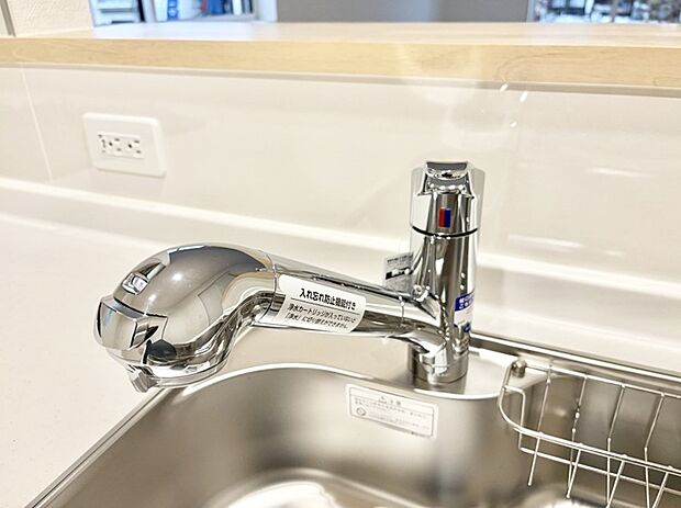 【浄水器】■不純物をしっかり除去して安心して飲めます