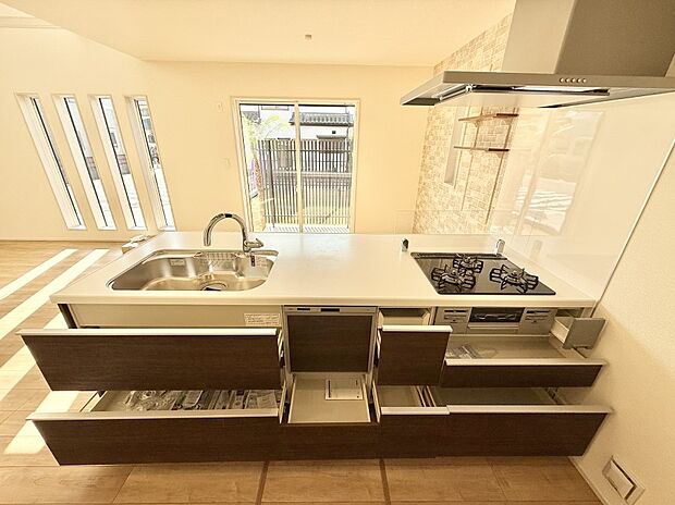 【キッチン】■家族の絆を深める、温もりのあるキッチン