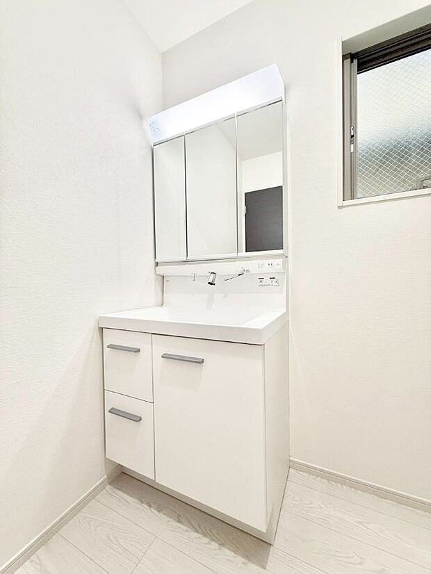 【洗面台・洗面所】■朝の準備がスムーズにできる広さです