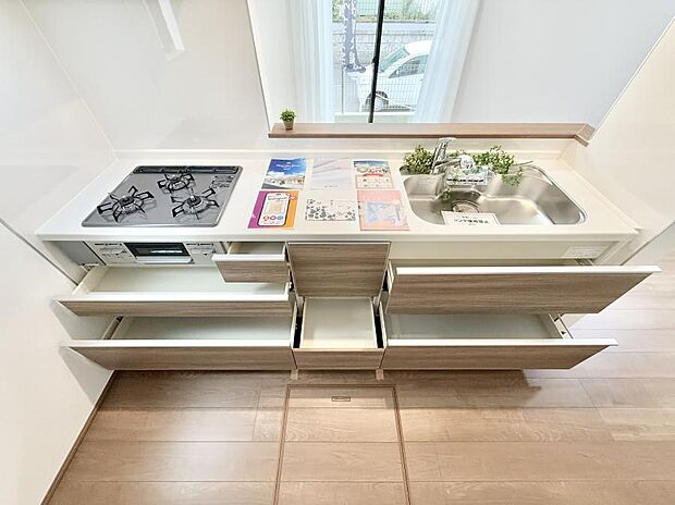 【キッチン】■シンプルで機能的、毎日使いやすいキッチン