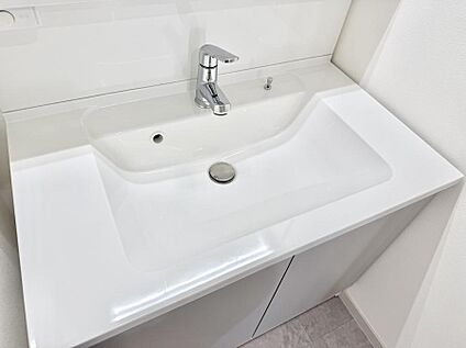 ハンドシャワー付洗面台