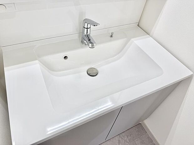 【ハンドシャワー付洗面台】■手洗いや顔を洗う時も快適に使える便利なシャワー