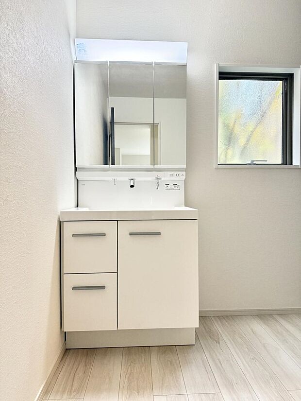 【洗面台・洗面所】■朝の準備がスムーズにできる広さです