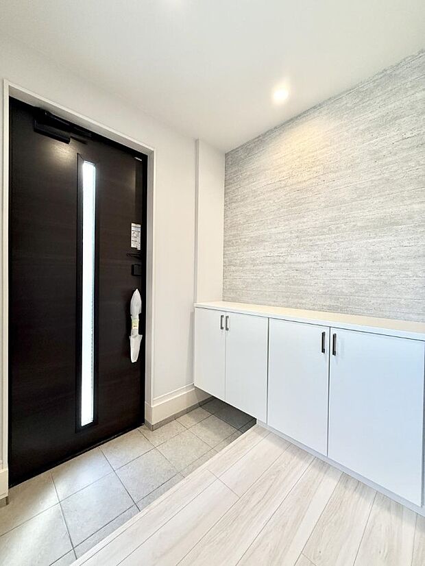 【玄関】■ ここから始まる一日、すっきり整った玄関